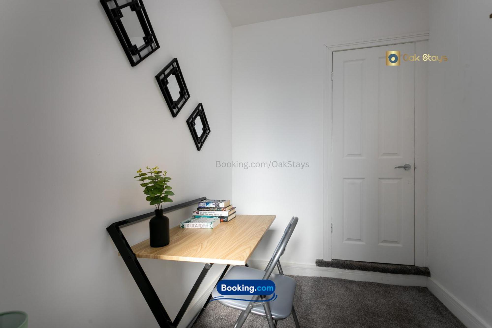 Apartment 30nights Special L 3 Bedroom Modern For 6 Guests In Centre With Free Parking By Oak Short Lets & Serviced Accommodatins *