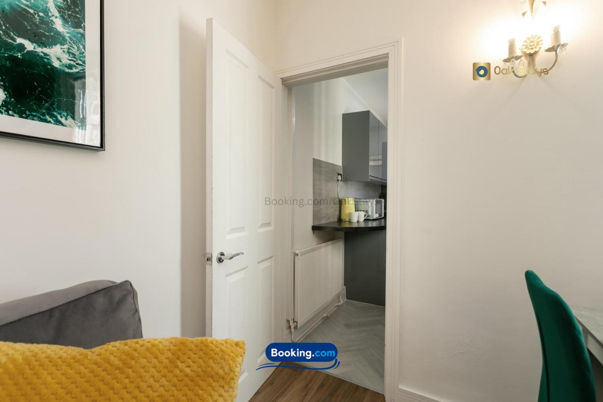 30nights Special L 3 Bedroom Modern For 6 Guests In Centre With Free Parking By Oak Short Lets & Serviced Accommodatins * Leicester