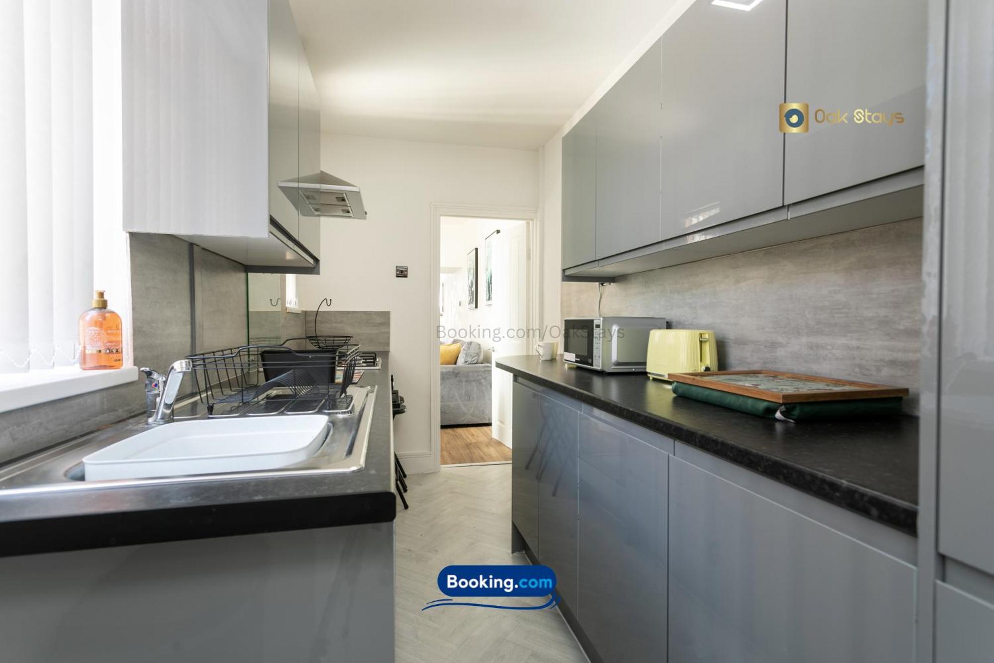Apartment 30nights Special L 3 Bedroom Modern For 6 Guests In Centre With Free Parking By Oak Short Lets & Serviced Accommodatins Leicester
