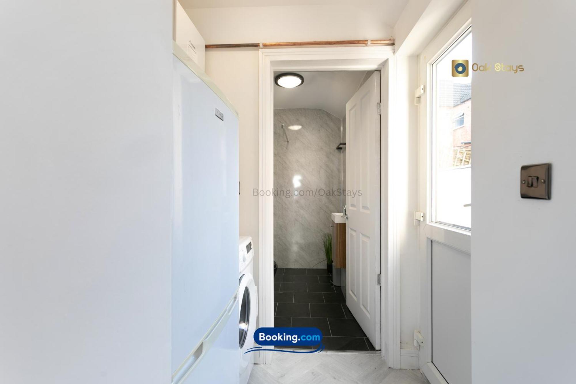 30nights Special L 3 Bedroom Modern For 6 Guests In Centre With Free Parking By Oak Short Lets & Serviced Accommodatins Apartment