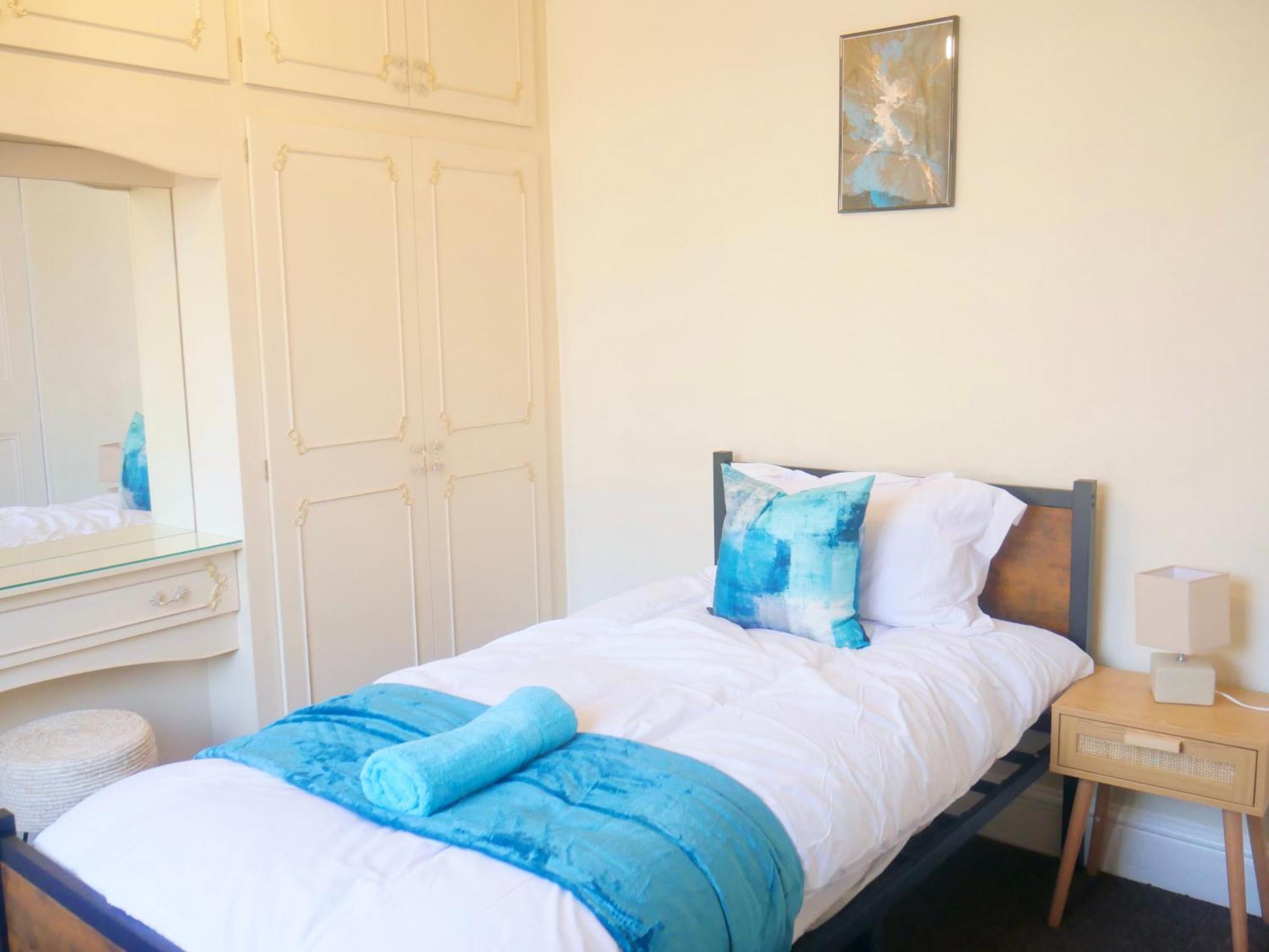 Spotless 2 Bed House Near Centre Holiday home Leicester