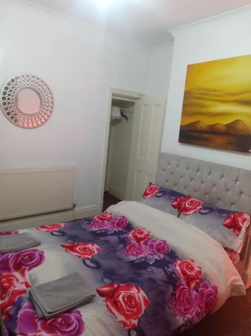 Three Double Bedrooms With Share Bathroom At La Belle Meuniere Apartment