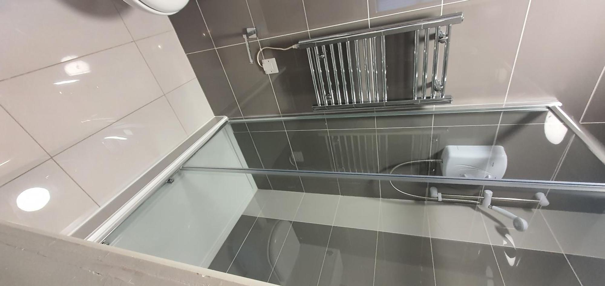 Luxury Spacious Flat In *