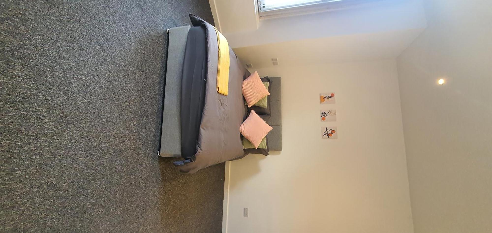Luxury Spacious Flat In