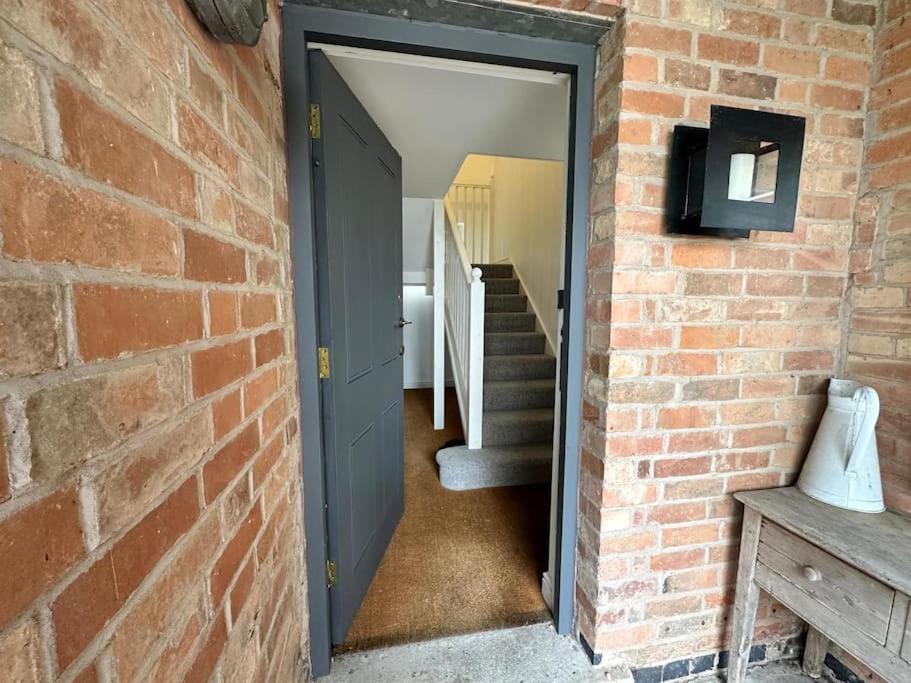 Cosy 1-bed Near Centre Apartment