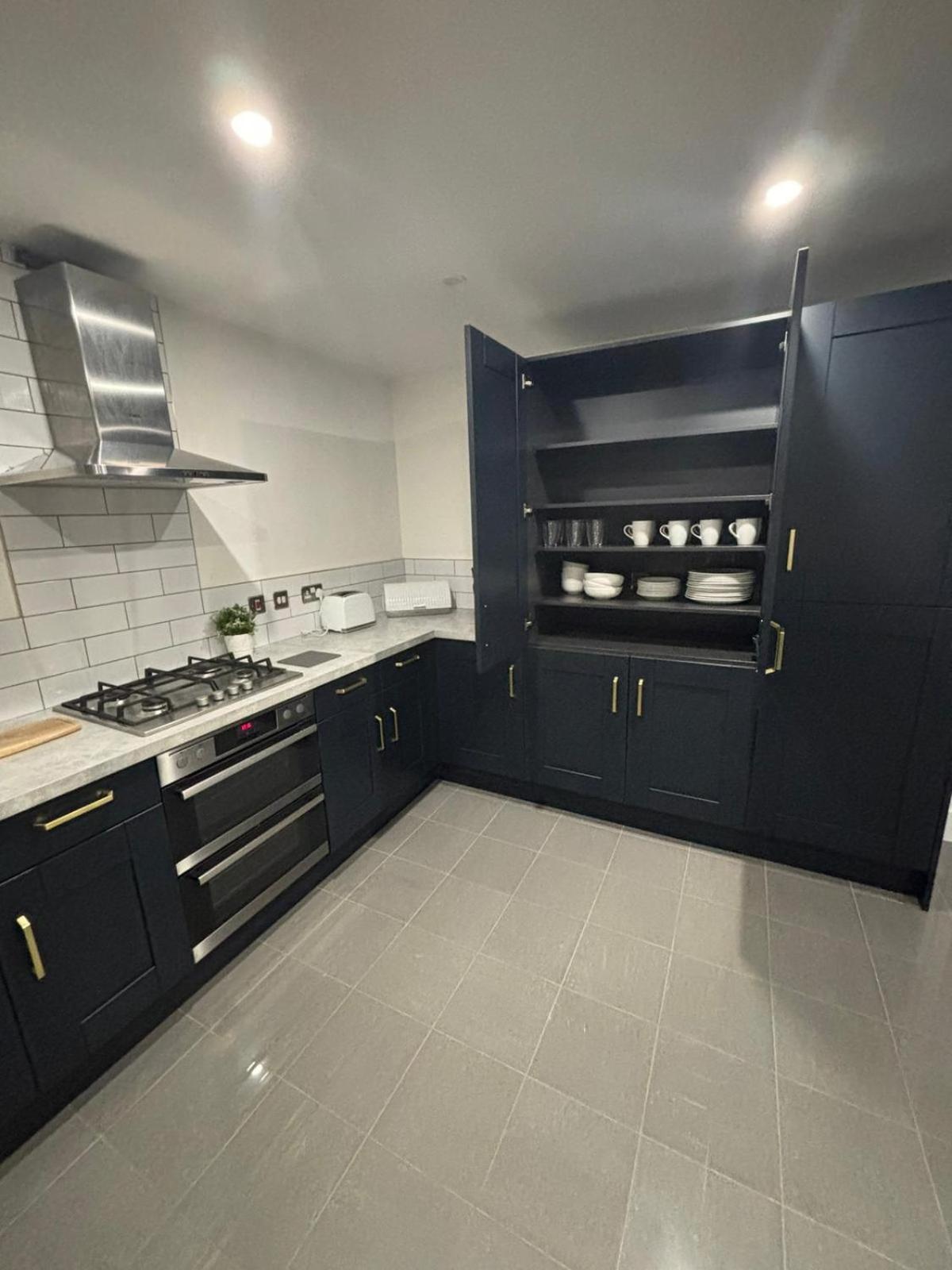 Holiday home Modern From At Elm Tree House Leicester