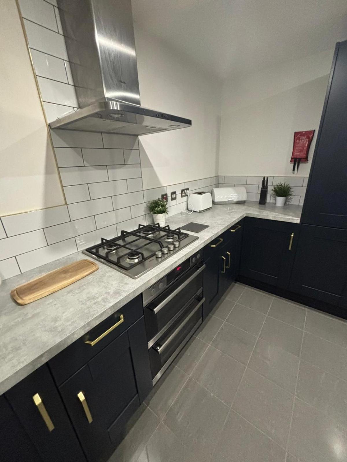 Holiday home Modern From At Elm Tree House