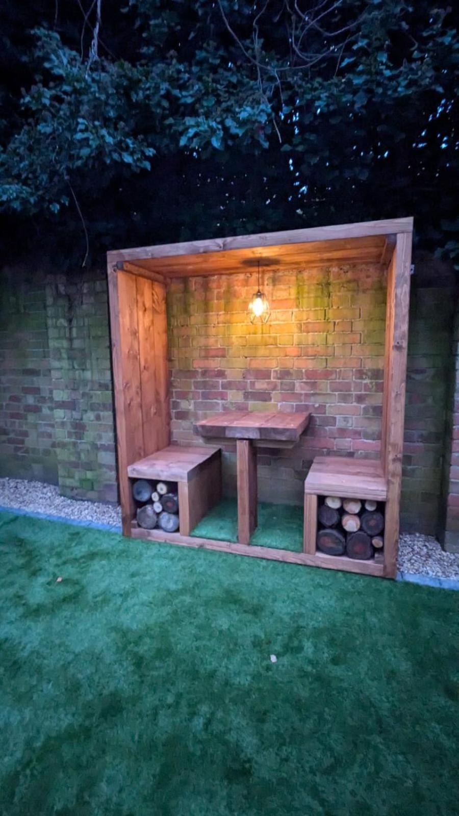 Holiday home Modern From At Elm Tree House