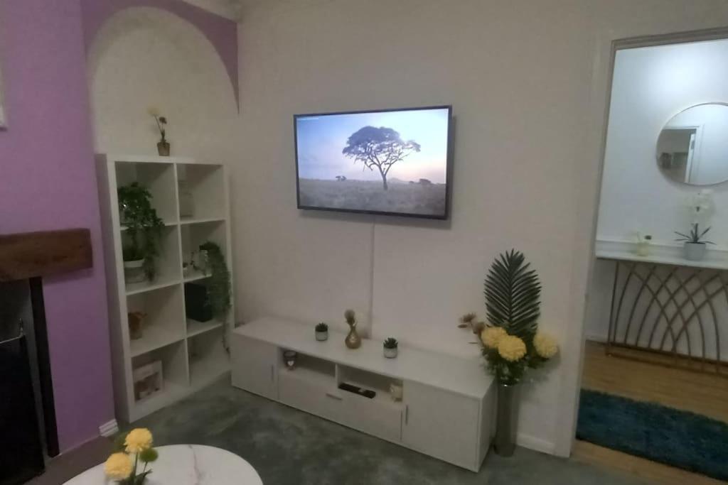 Golden Plush - Beautiful Luxury 3 Bed House In * Leicester