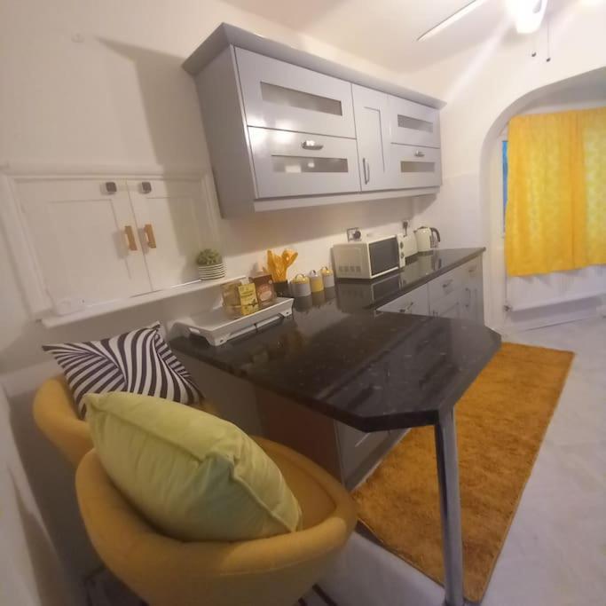 Golden Plush - Beautiful Luxury 3 Bed House In Holiday home *