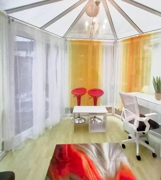 Holiday home Golden Plush - Beautiful Luxury 3 Bed House In *