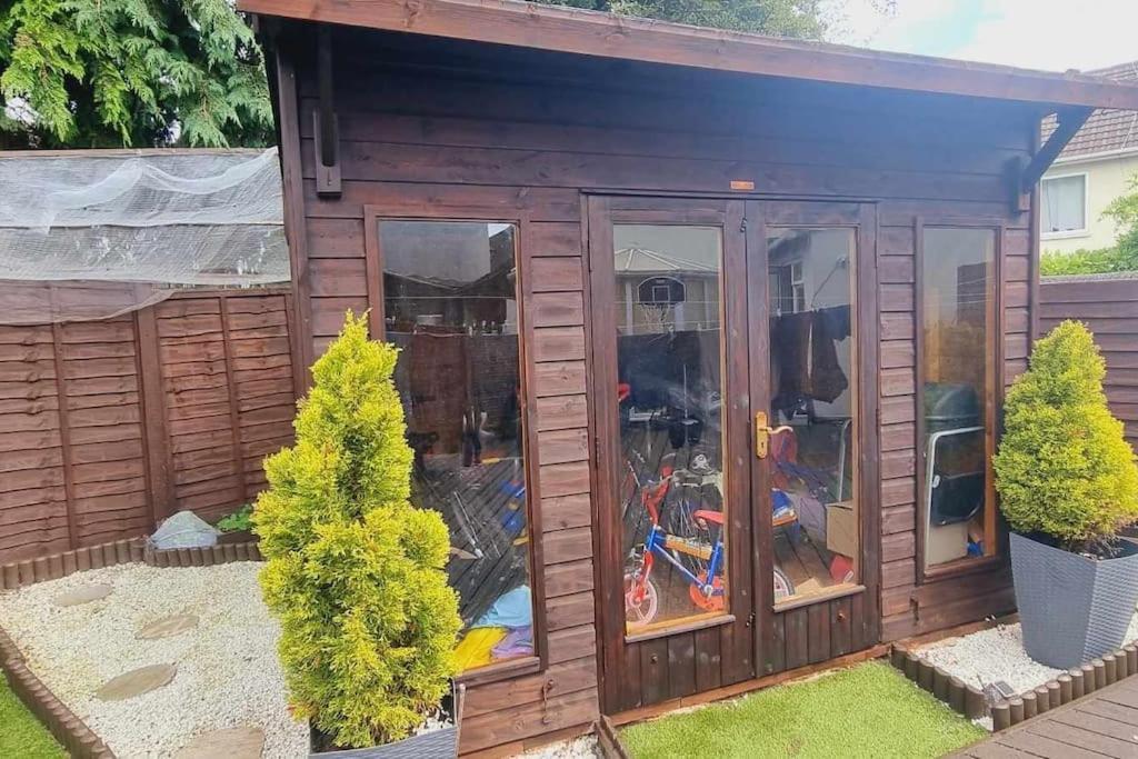 Golden Plush - Beautiful Luxury 3 Bed House In Holiday home Leicester