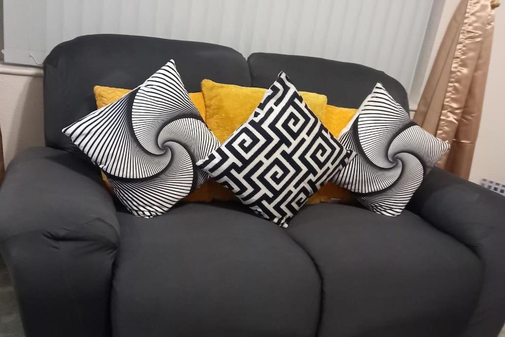 Golden Plush - Beautiful Luxury 3 Bed House In Leicester