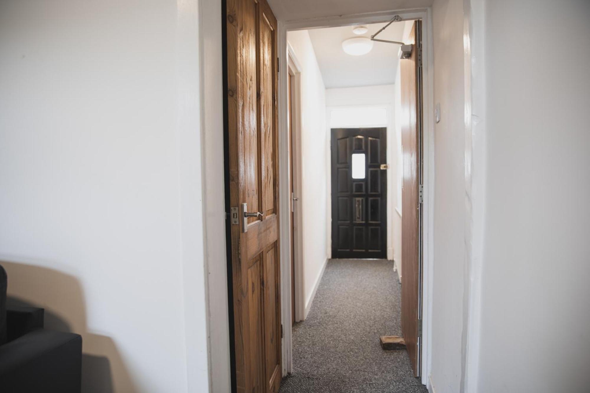 Guest house In Guest - Spacious Double In