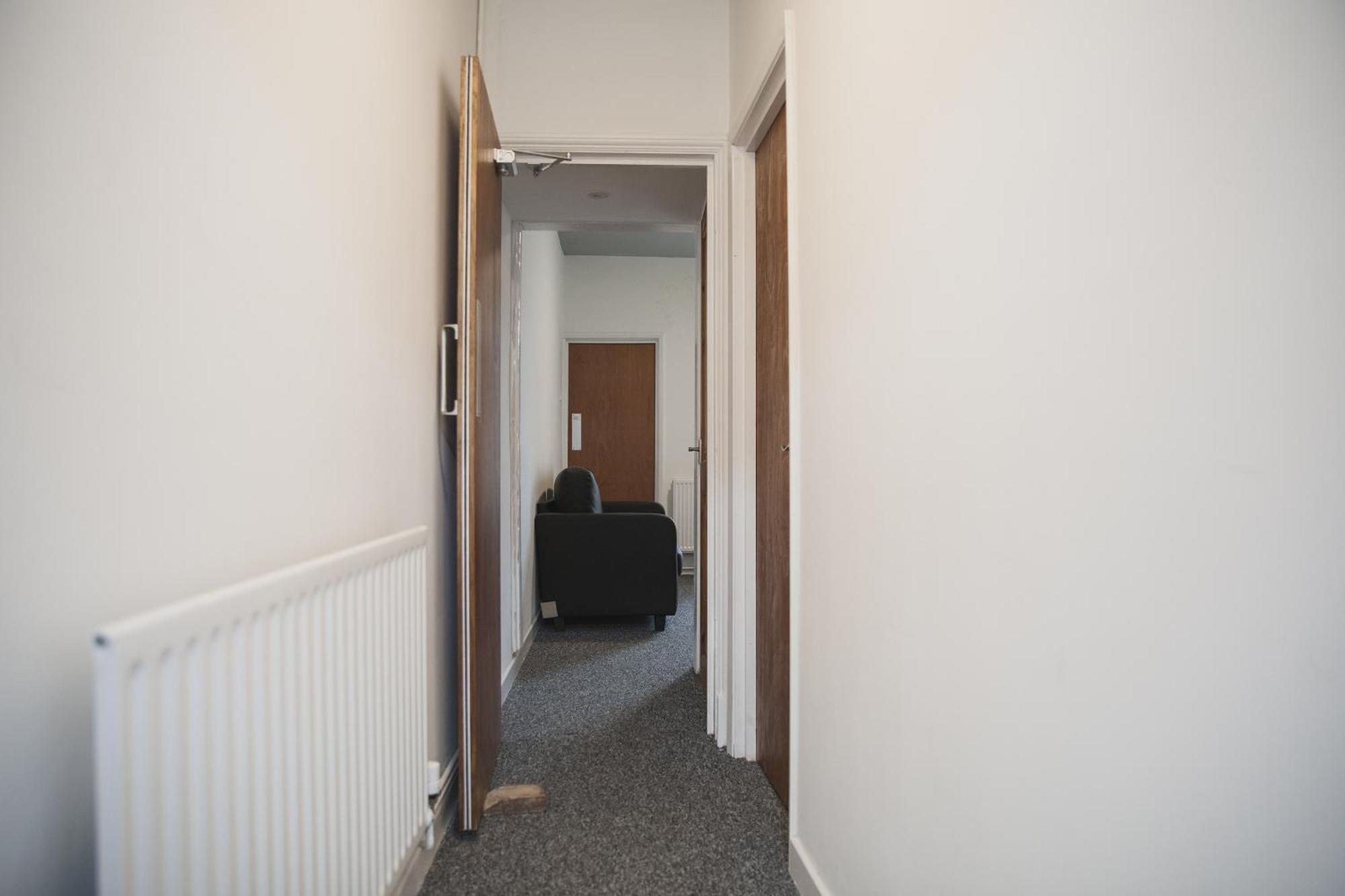 In Guest - Spacious Double In *