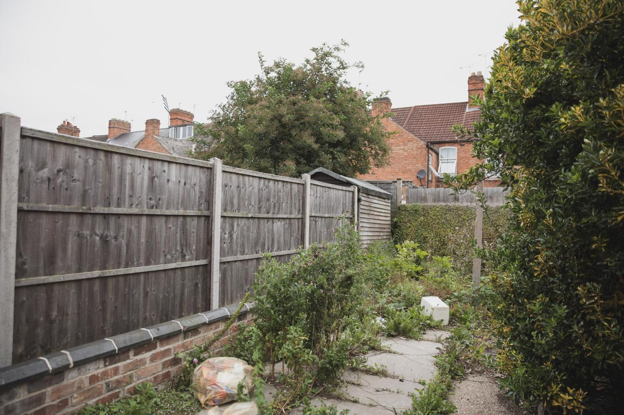 In Guest - Big Single Near Leicester