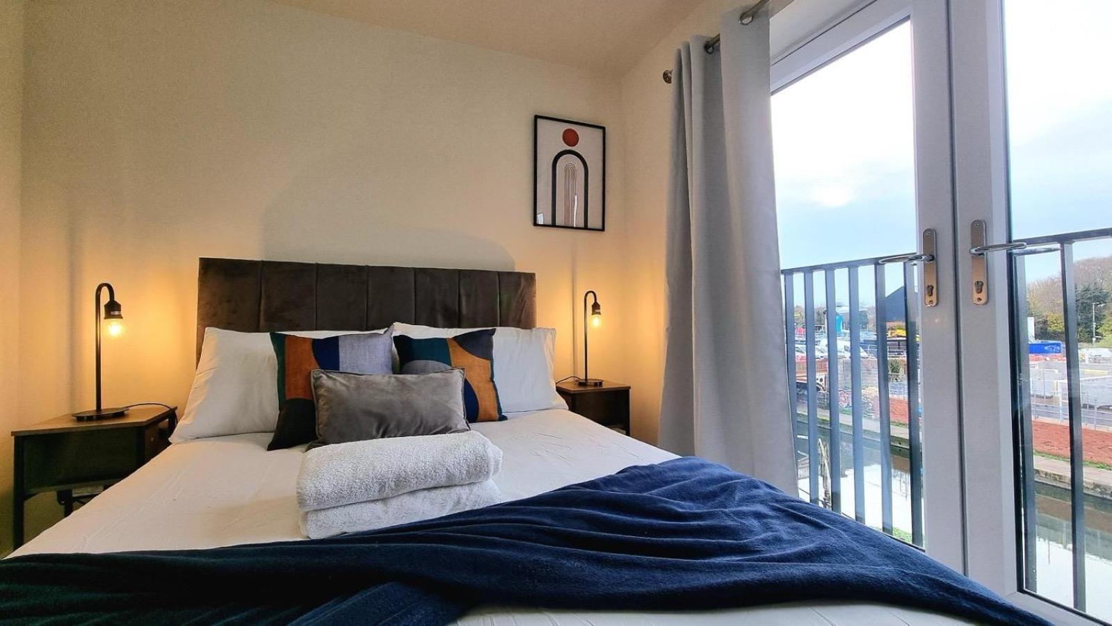 Holiday home Modern New Build 3-storey With Parking Near Centre