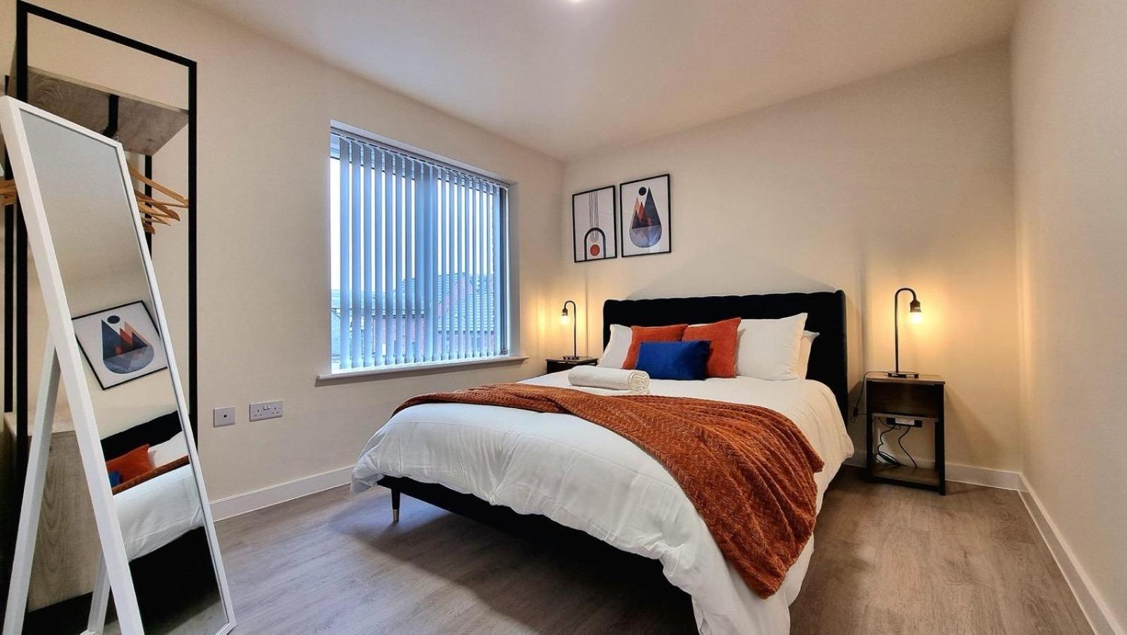 Holiday home Modern New Build 3-storey With Parking Near Centre *