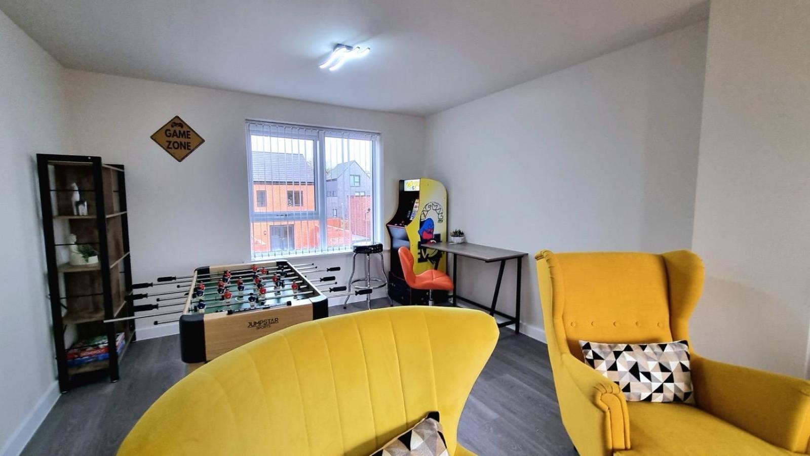 Modern New Build 3-storey With Parking Near Centre * Leicester