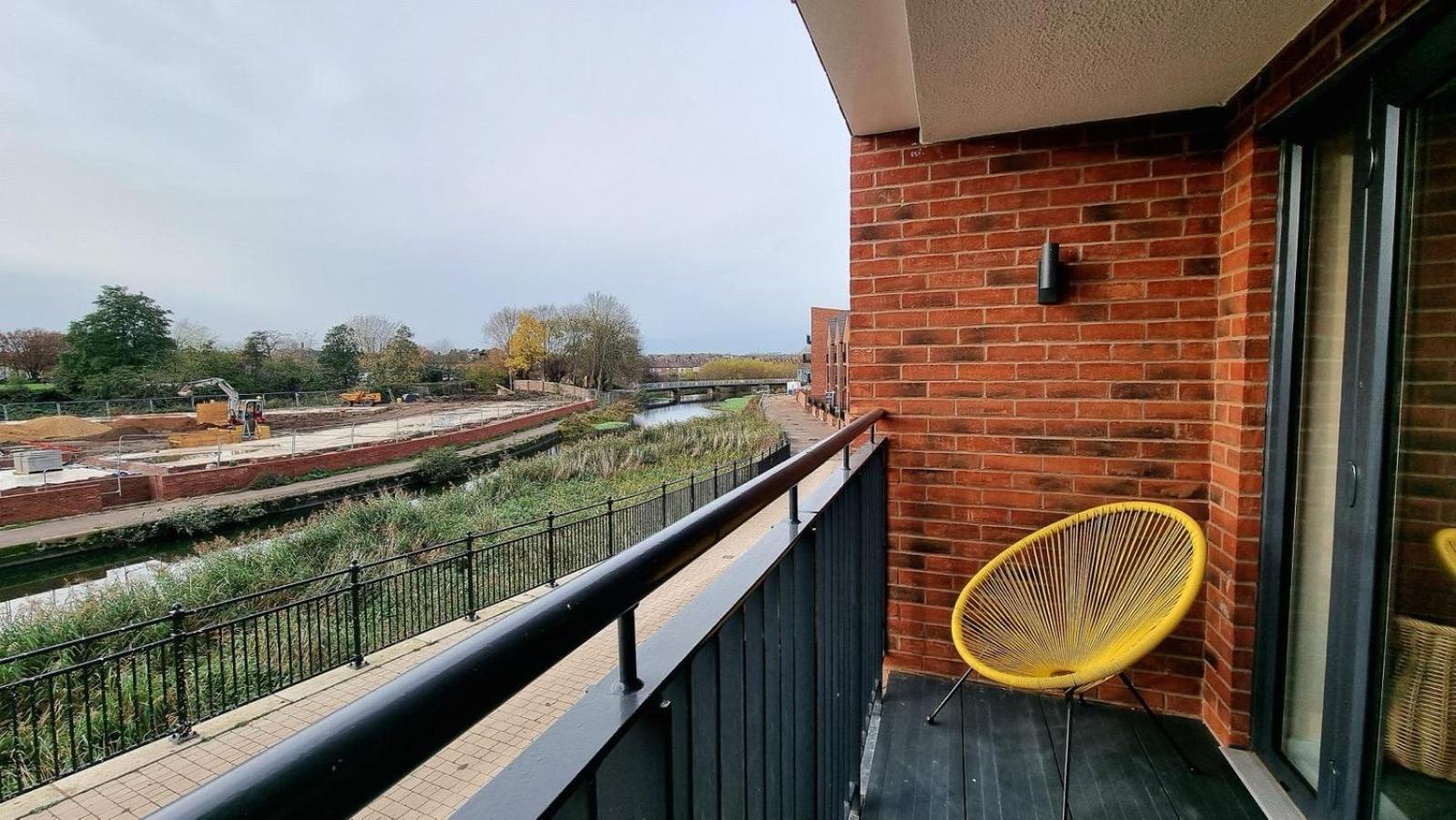 Modern New Build 3-storey With Parking Near Centre Holiday home Leicester