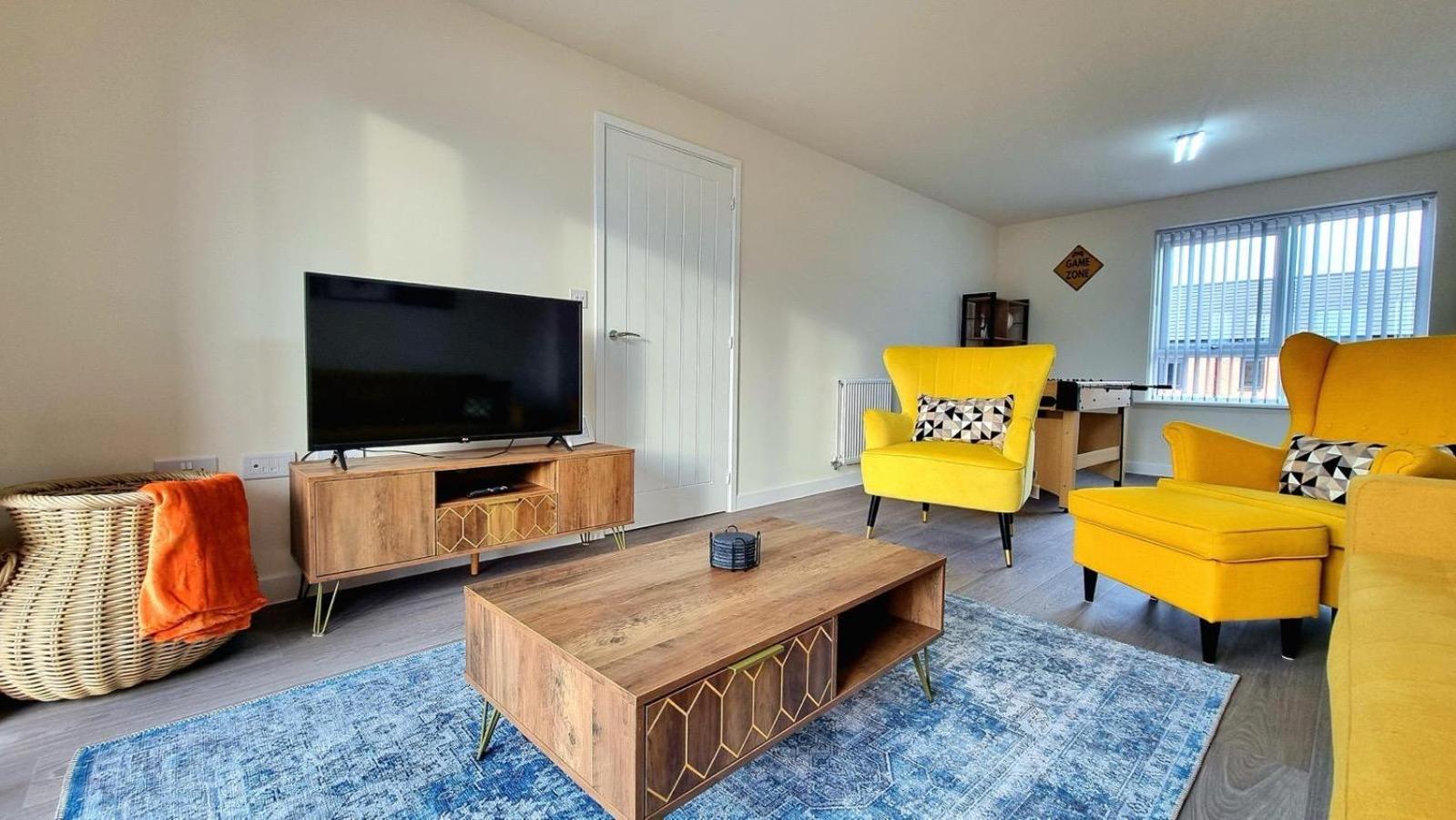 Holiday home Modern New Build 3-storey With Parking Near Centre