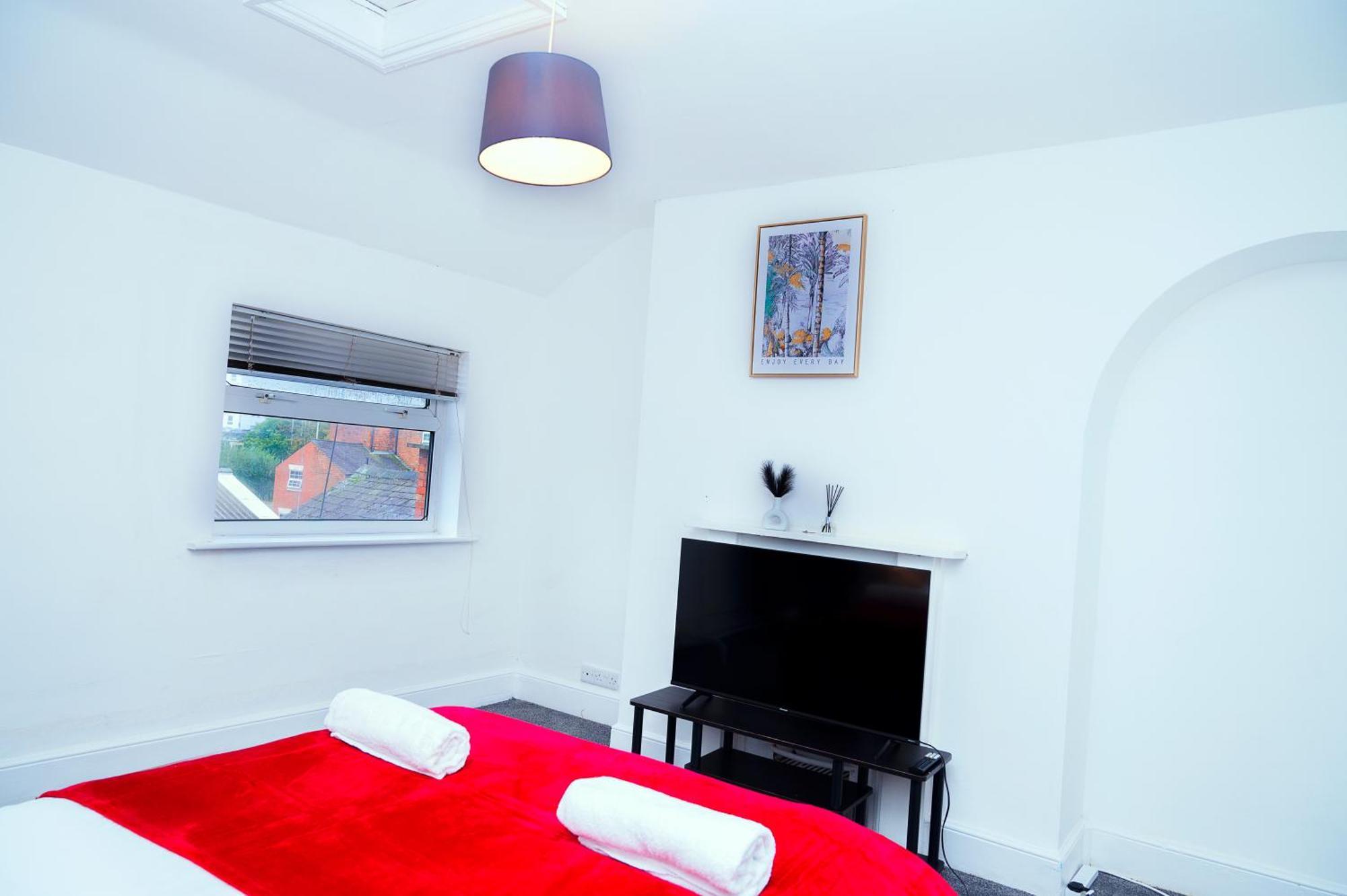 Exquisite Centre 5 Bedroom House - Lt Apartamento