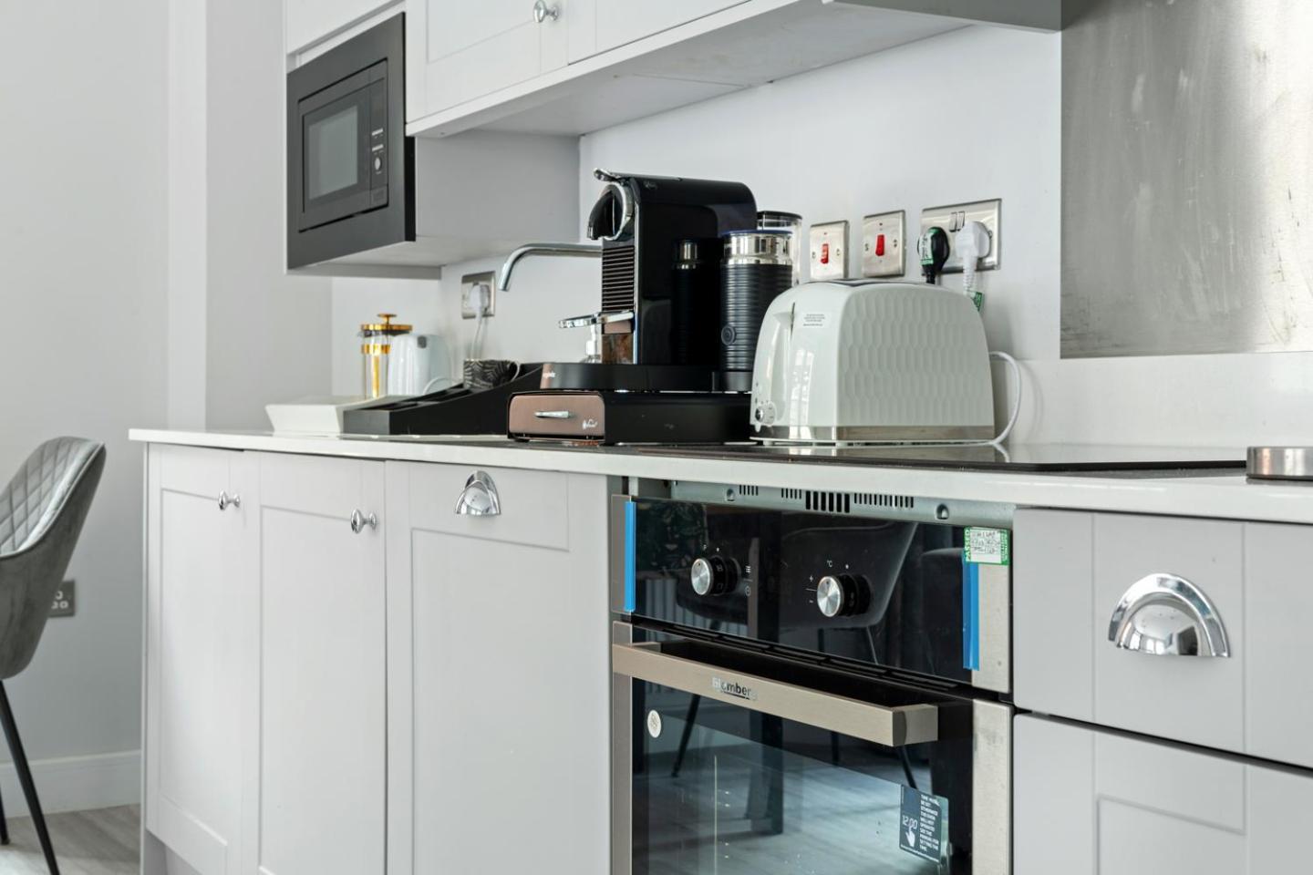 Luxurious Flat At Town *