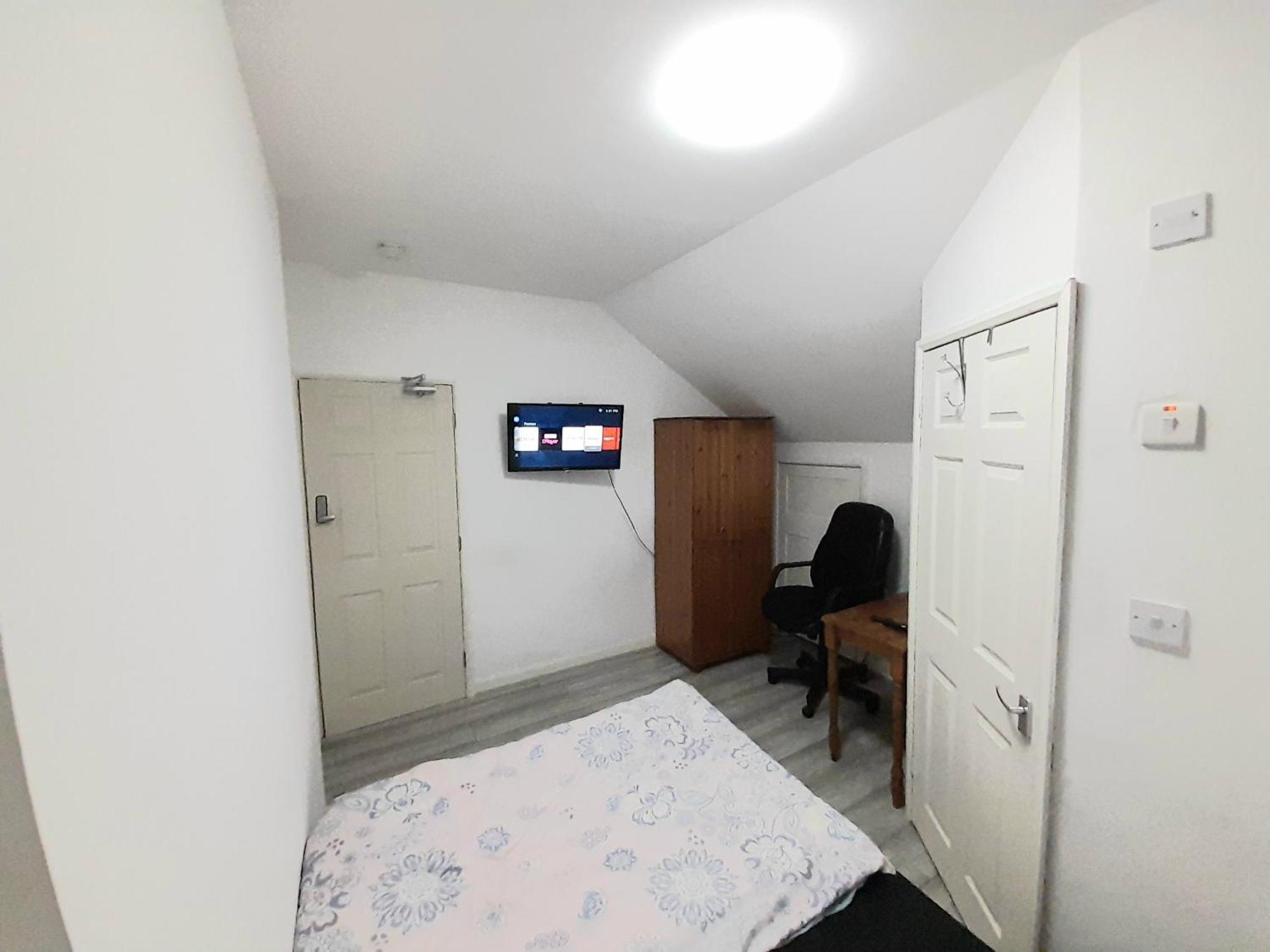 Double Ensuite Free Parking Leicester
