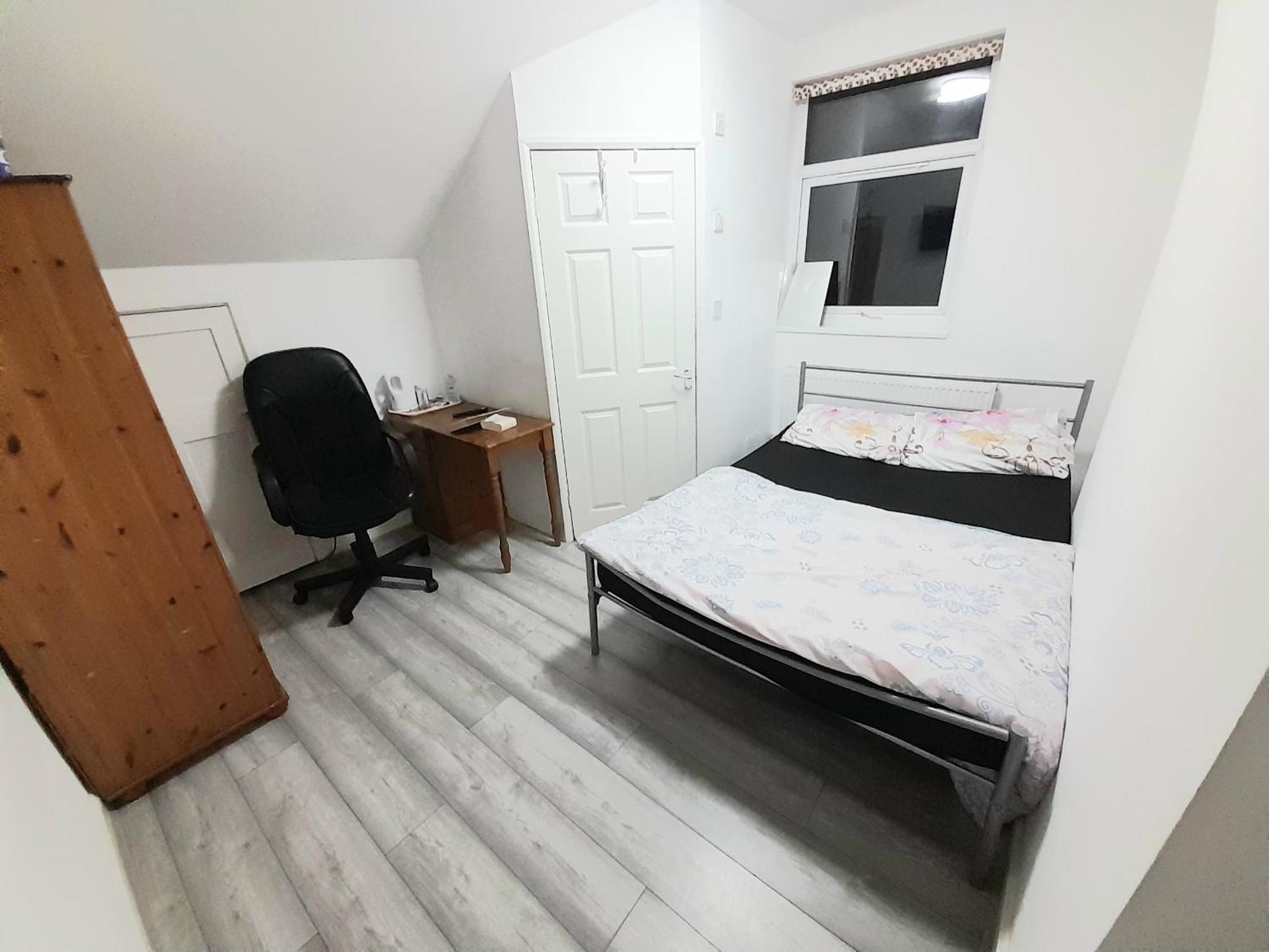 Double Ensuite Free Parking Homestay *