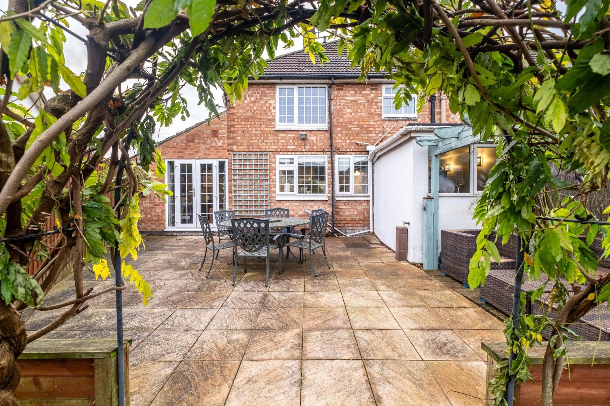 Inspira - Stunning Large Modern House - 3-car Driveway - Ps4 & Table Football - Huge Kitchen Apartment Leicester