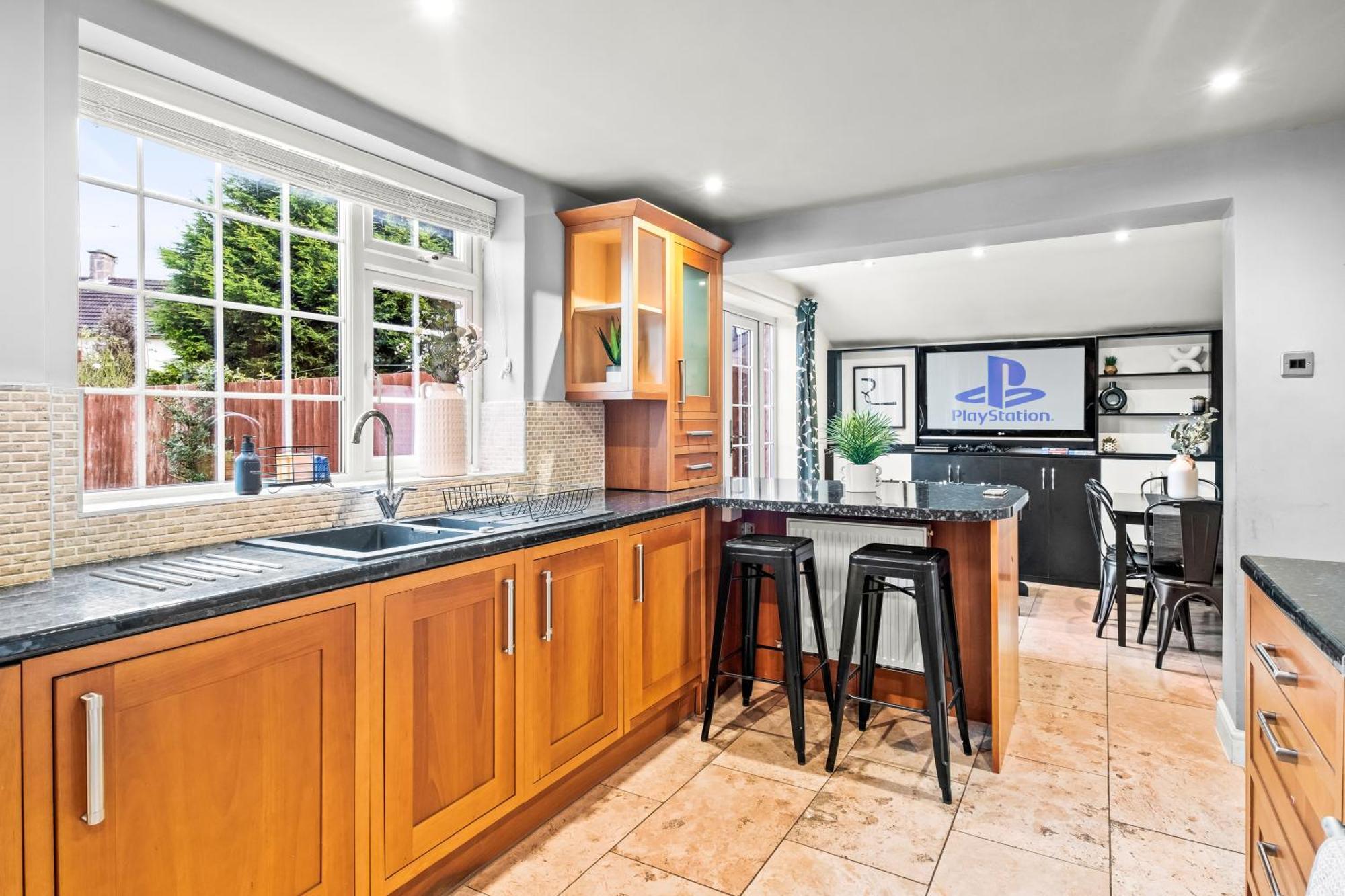 Inspira - Stunning Large Modern House - 3-car Driveway - Ps4 & Table Football - Huge Kitchen