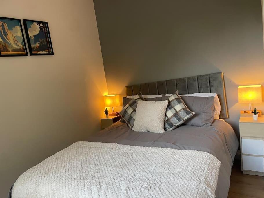 Cosy Flat Near Centre With Parking Apartment *