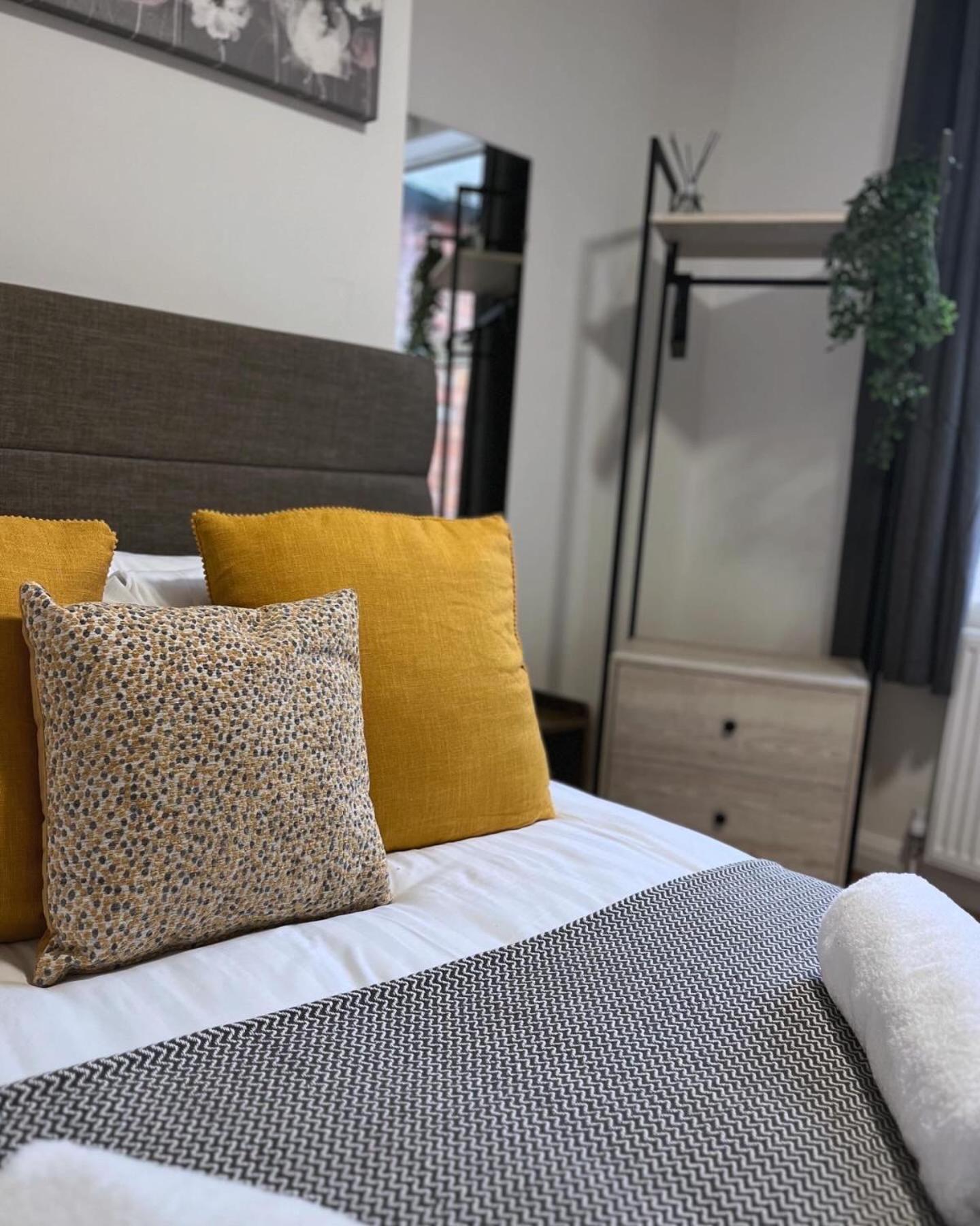 Holiday home Modern Urban 4 Bedroom House With Free Parking *