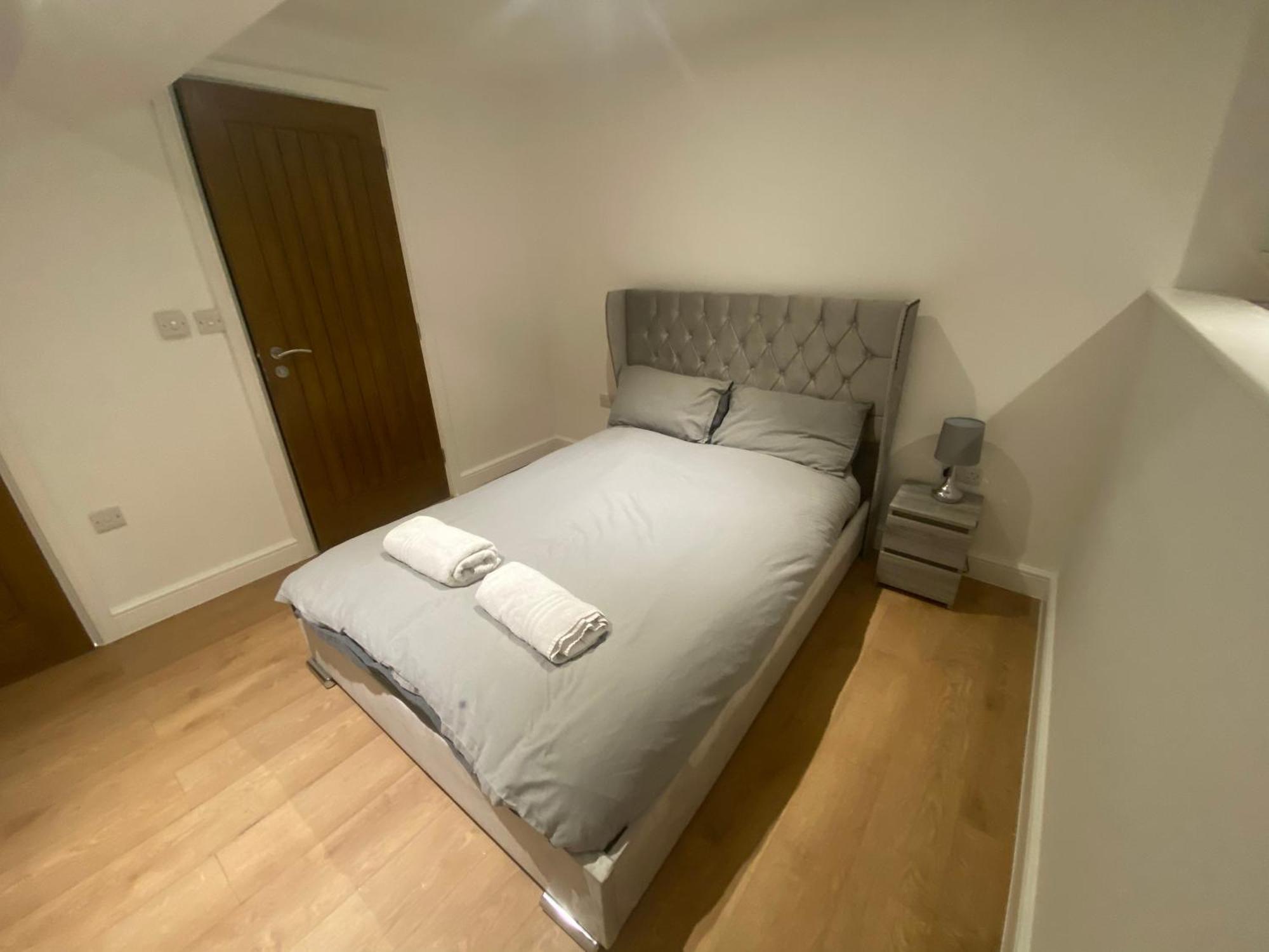 58 - Free St Parking Apartment