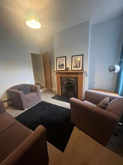 3 Bedroom House Close To * Leicester
