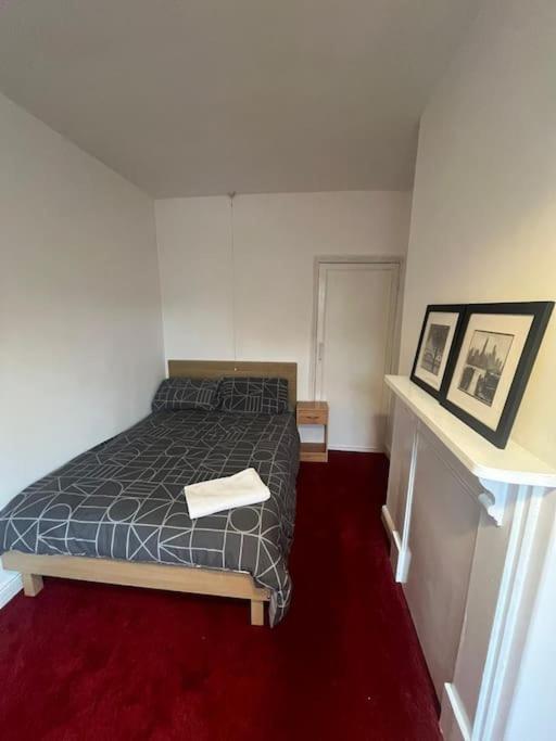 3 Bedroom House Close To Holiday home Leicester