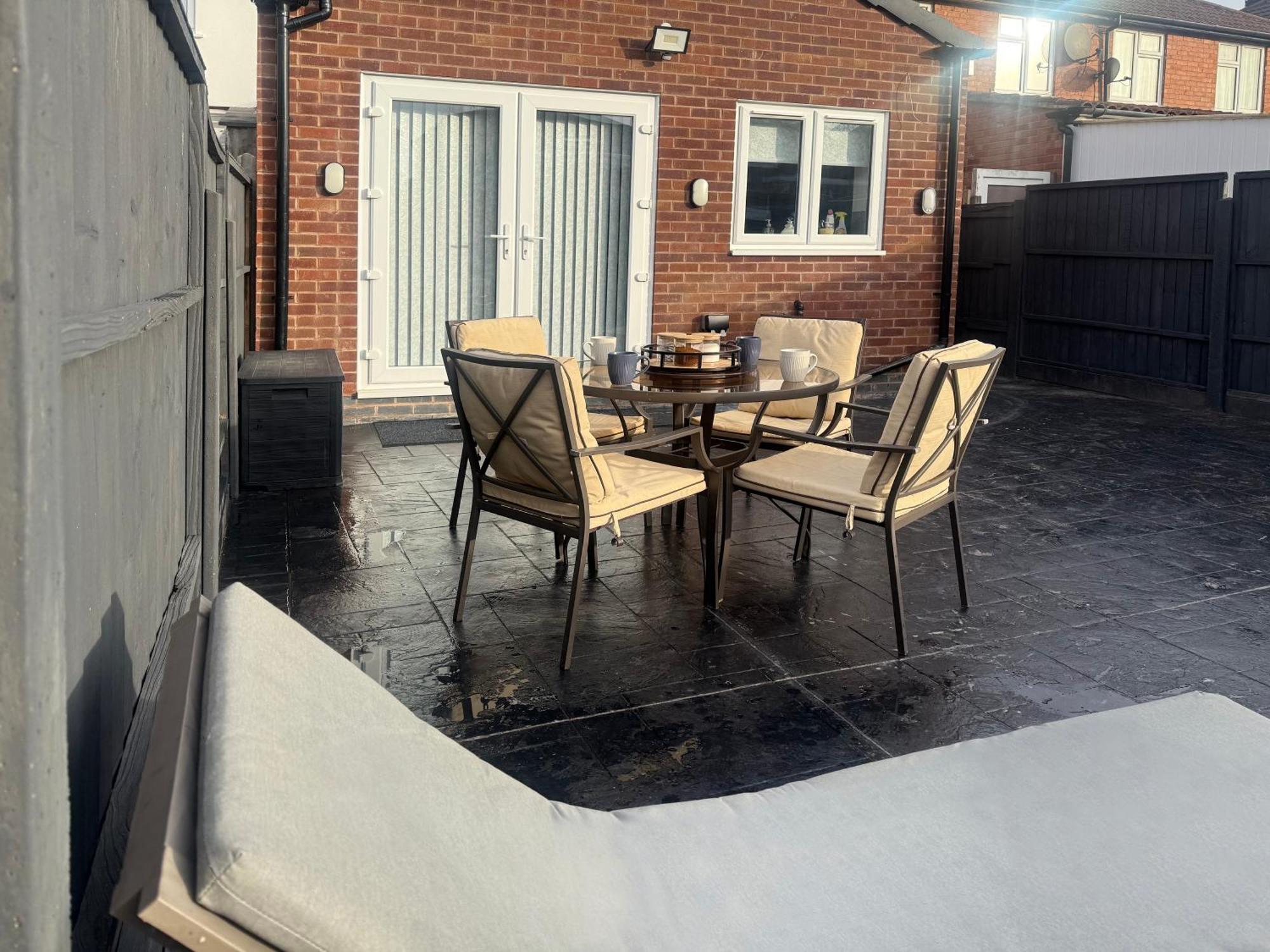 Contractors, Corporate Clients, Insurance Clients - Free Wi-Fi, Free Parking, Sleeps 8 Leicester