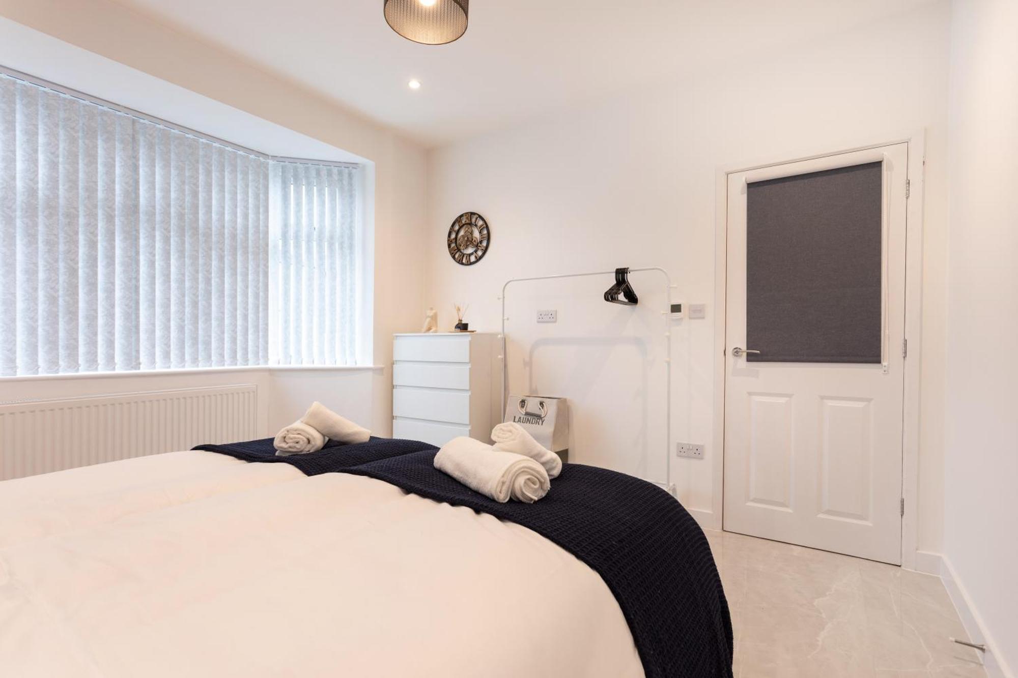 Contractors, Corporate Clients, Insurance Clients - Free Wi-Fi, Free Parking, Sleeps 8 Leicester
