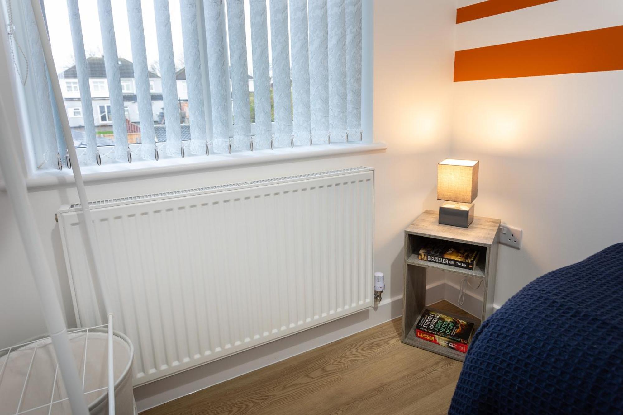 Contractors, Corporate Clients, Insurance Clients - Free Wi-Fi, Free Parking, Sleeps 8 *