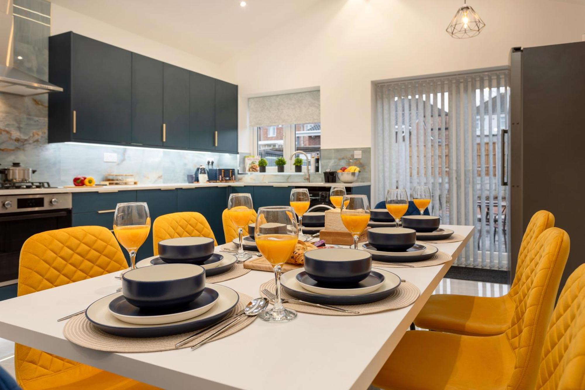 Contractors, Corporate Clients, Insurance Clients - Free Wi-Fi, Free Parking, Sleeps 8 Leicester