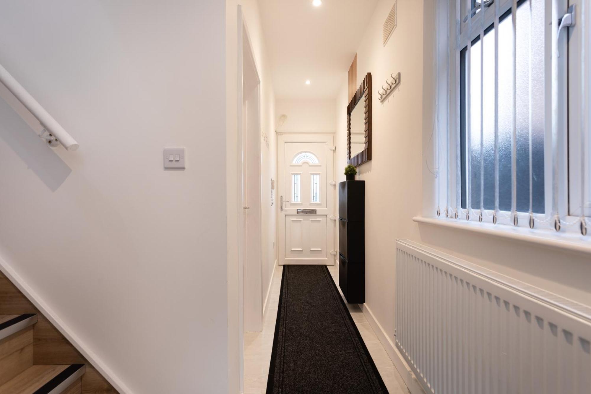 Contractors, Corporate Clients, Insurance Clients - Free Wi-Fi, Free Parking, Sleeps 8