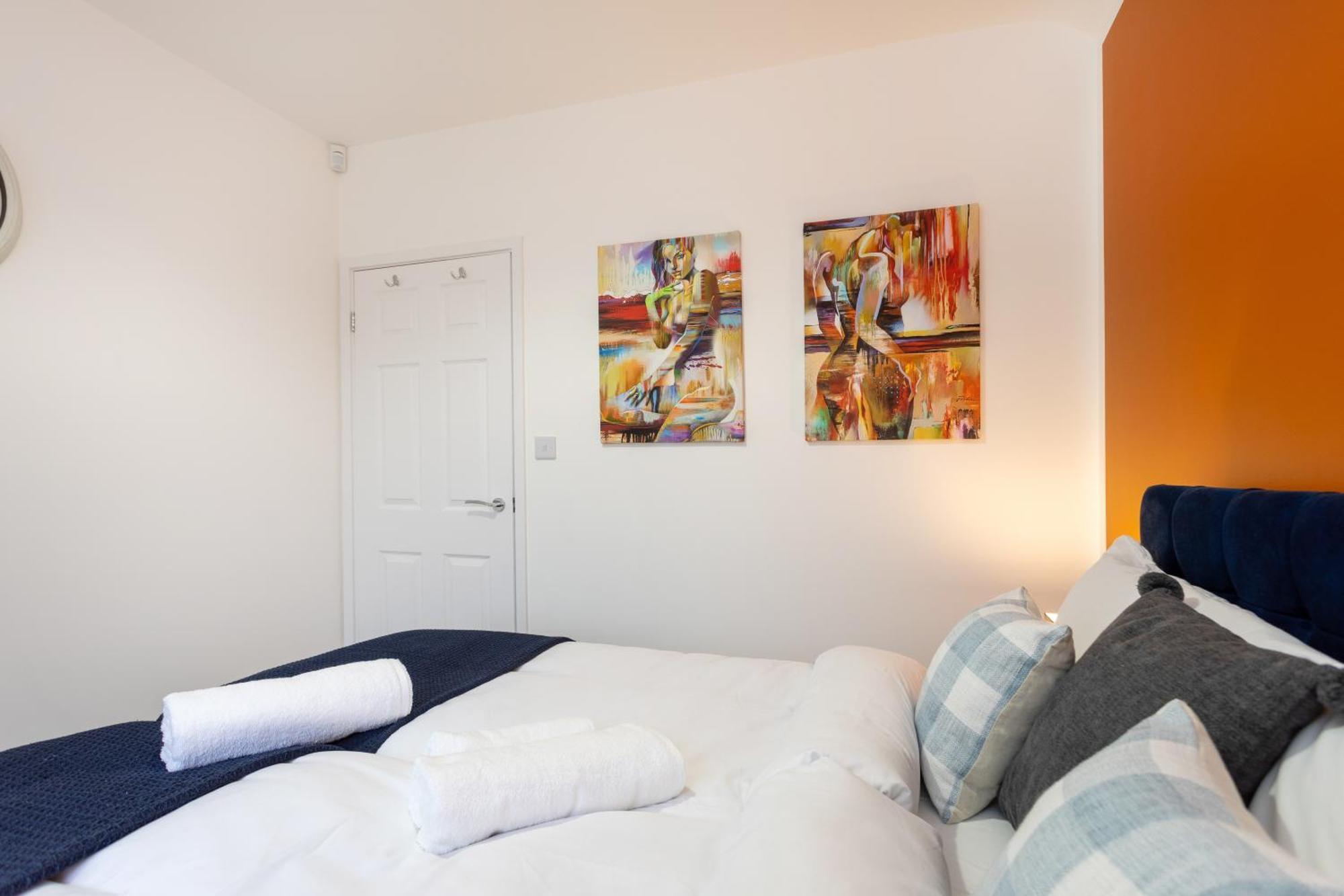 Contractors, Corporate Clients, Insurance Clients - Free Wi-Fi, Free Parking, Sleeps 8 Leicester
