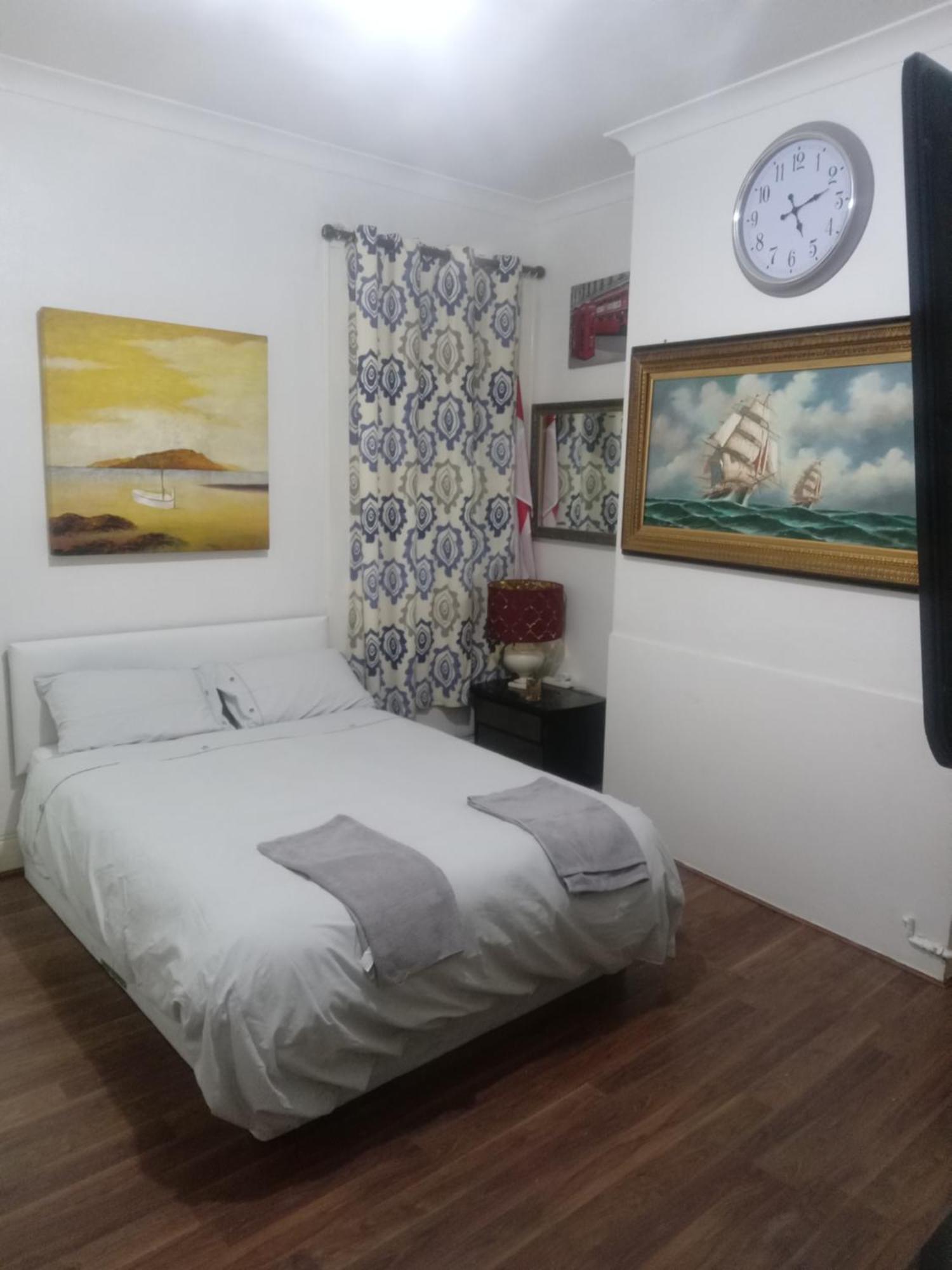 Three Double Bedrooms With Share Bathroom At La Belle Meuniere Apartment