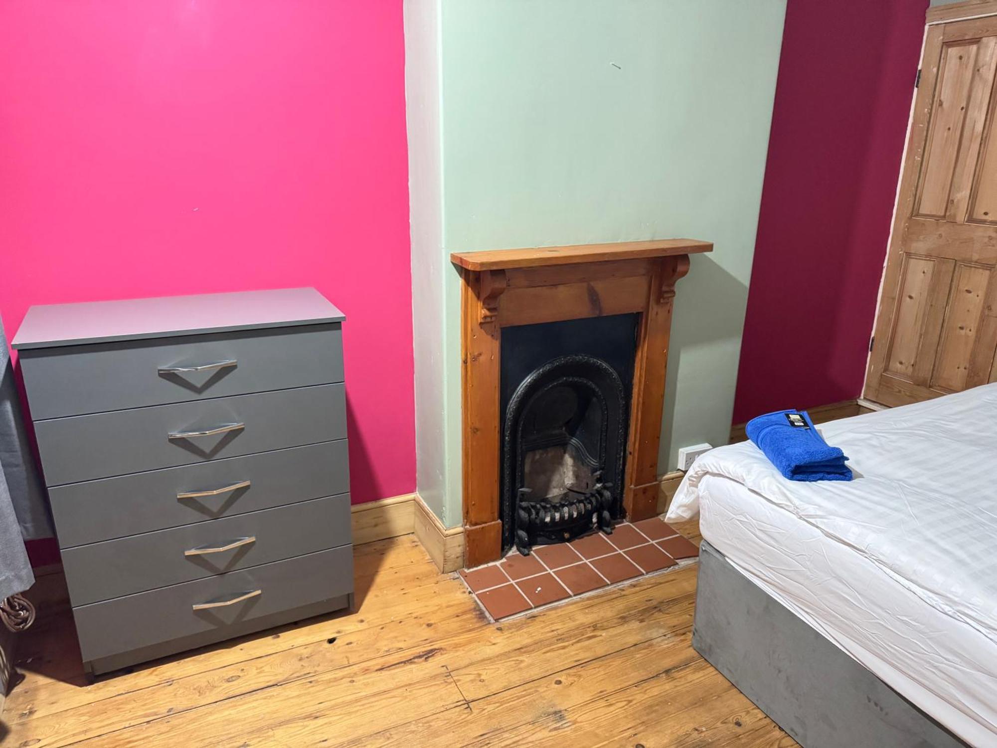 Hometel Digs Comfy Sleeps 12 Leicester