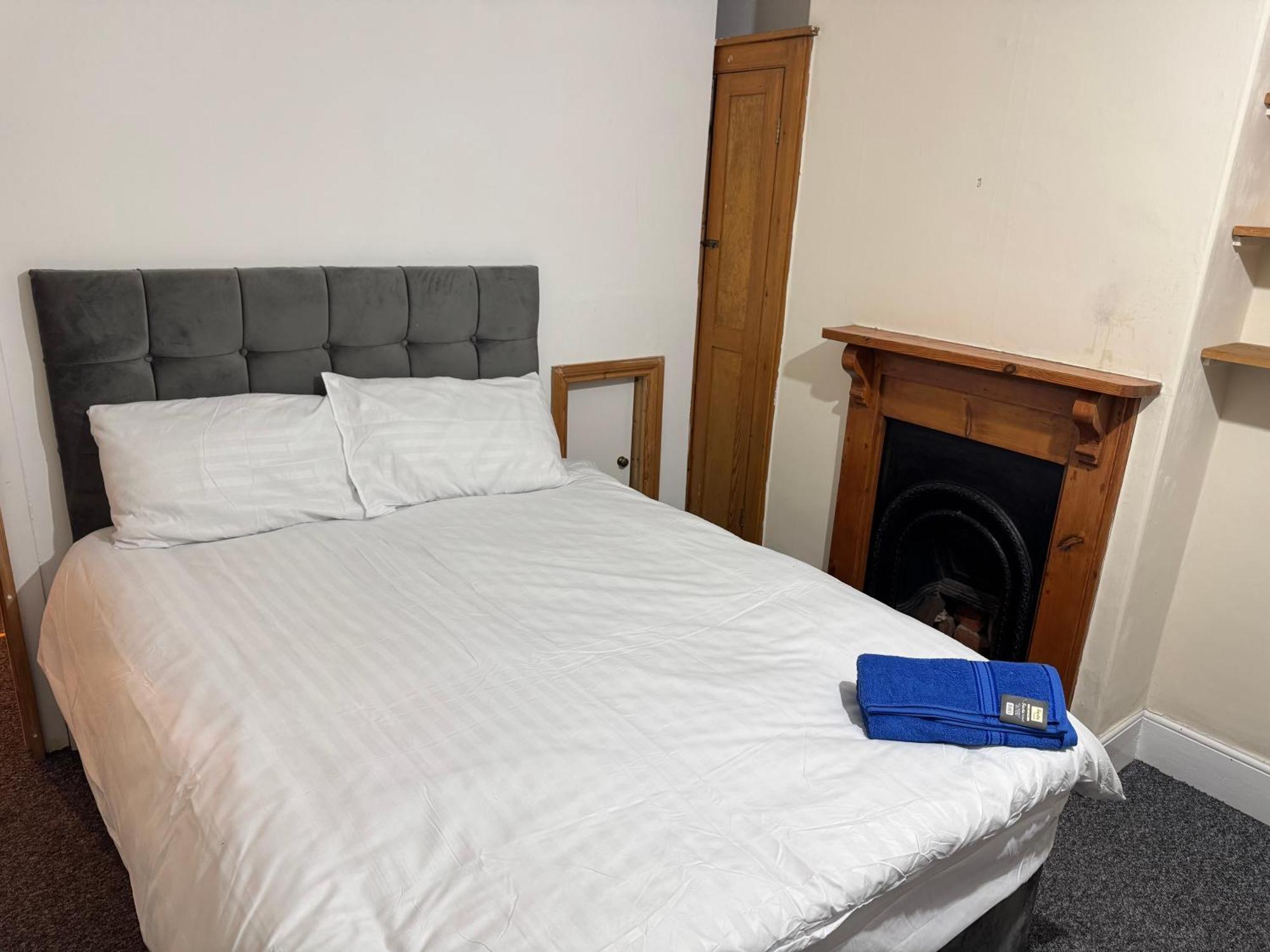Hometel Digs Comfy Sleeps 12 Apartment *