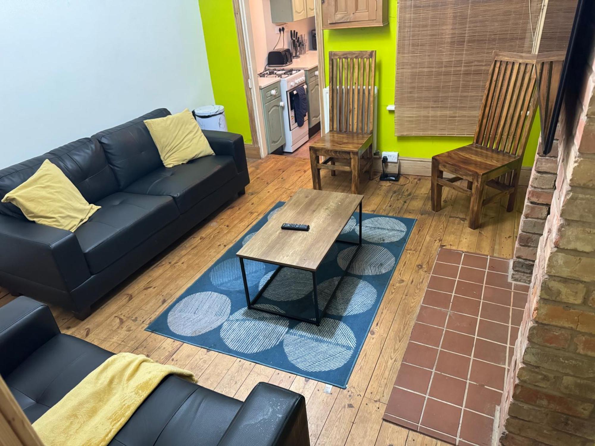 Hometel Digs Comfy Sleeps 12 * Leicester