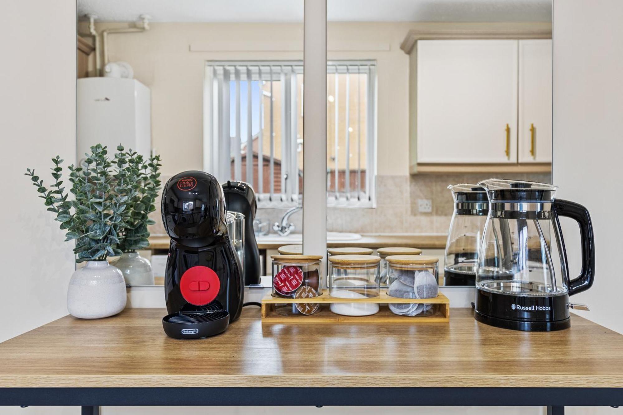 Perfect For Groups & Contractors, 4br, Sleeps 9, Fast Wifi & Smart Tv, M1 & M69, Garden, Long Welcome Leicester