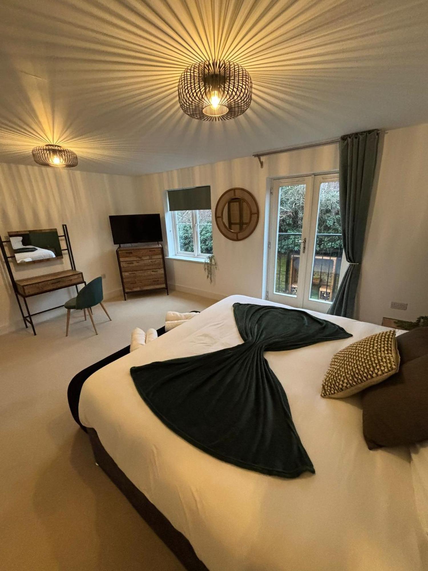 Modern From At Elm Tree House Leicester