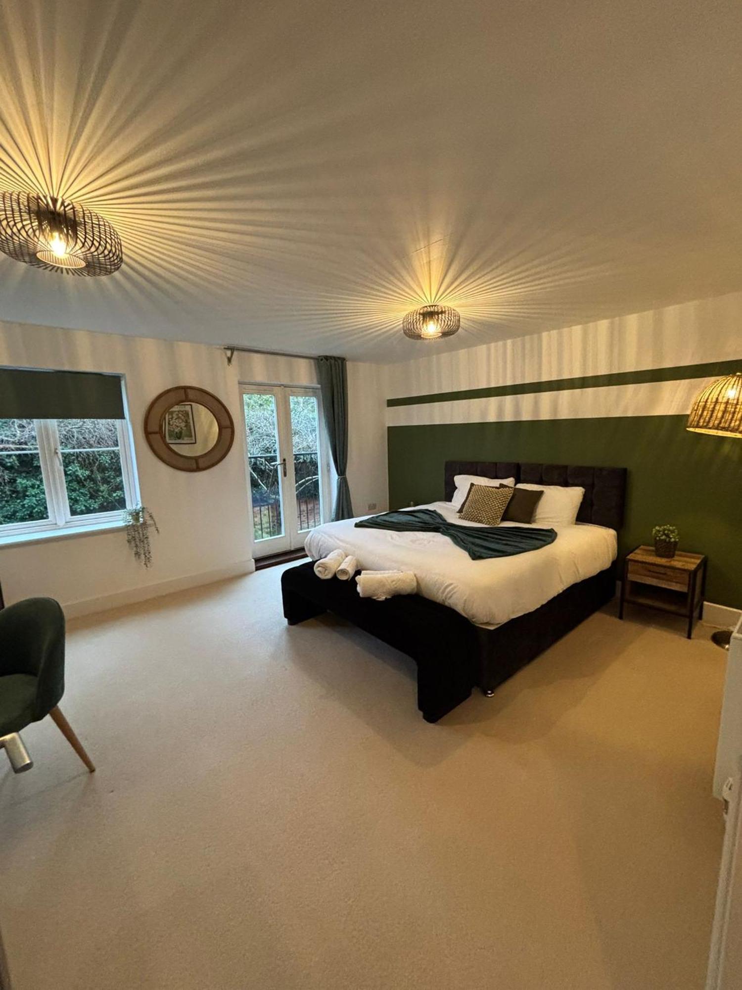 Modern From At Elm Tree House Holiday home *