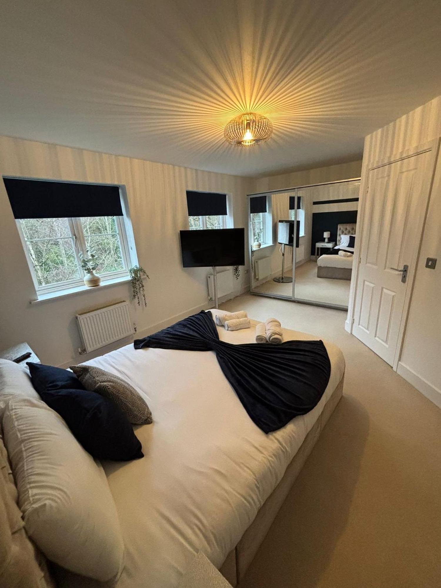 Holiday home Modern From At Elm Tree House *
